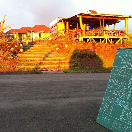 Mahia Hotel & Resto Hanga Roa Exterior photo
