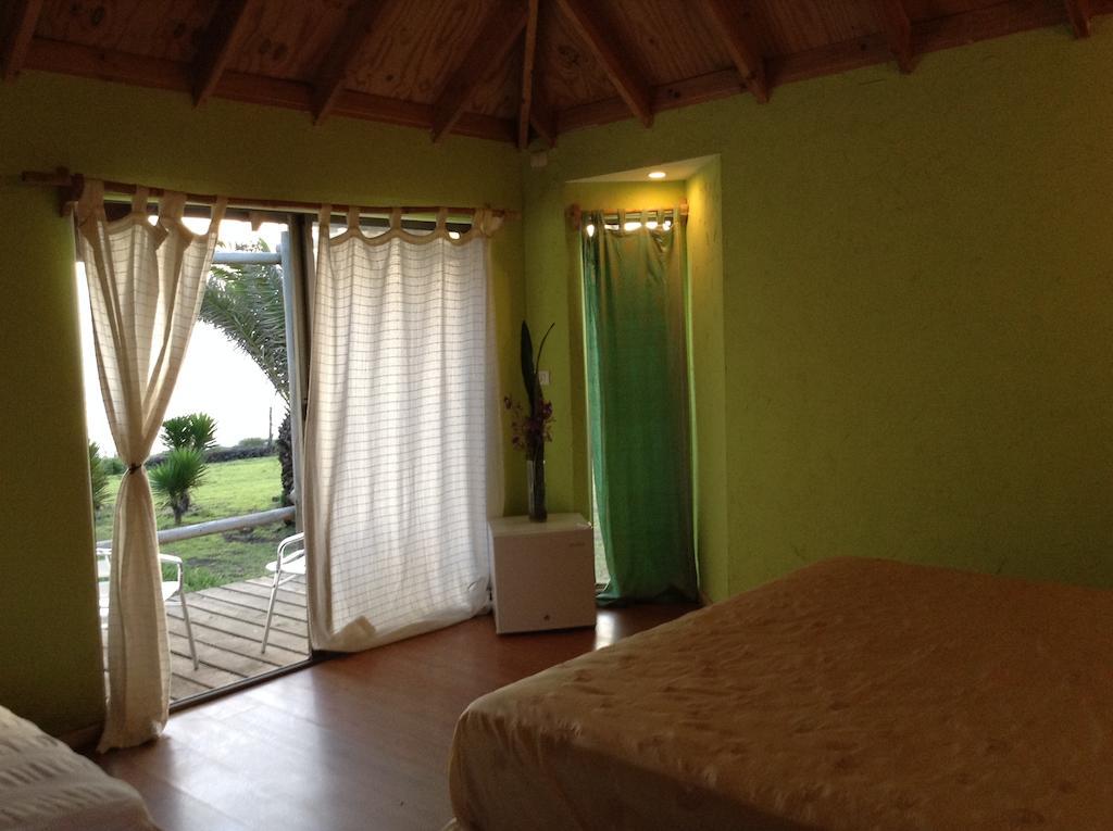 Mahia Hotel & Resto Hanga Roa Room photo