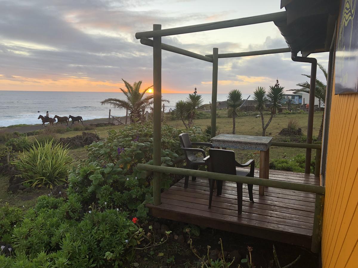 Mahia Hotel & Resto Hanga Roa Exterior photo